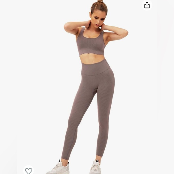 Matching workout set - Picture 3 of 6